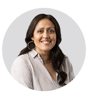 Nallely Lomeli bio image and link